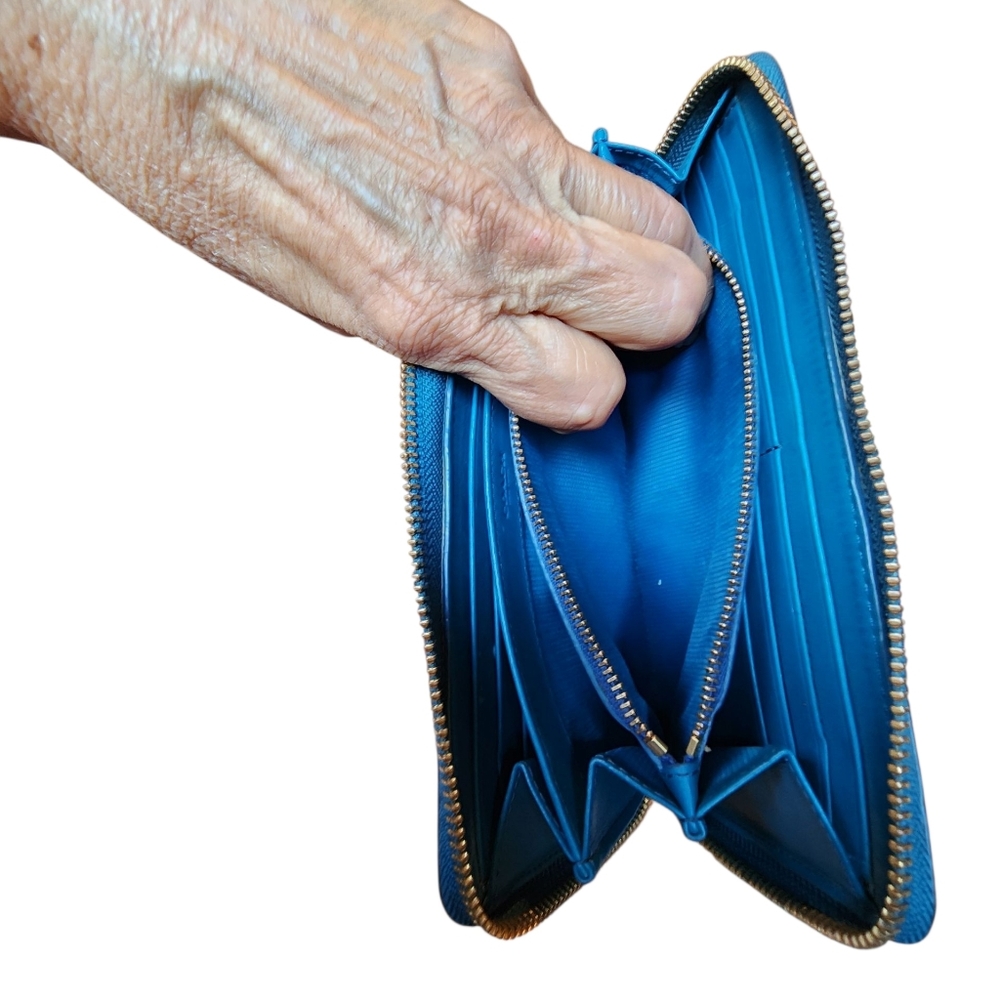 COACH F54757 ACCORDION ZIP WALLET IN CROCODILE EMBOSSED LEATHER Gold/teal - Picture 7 of 10